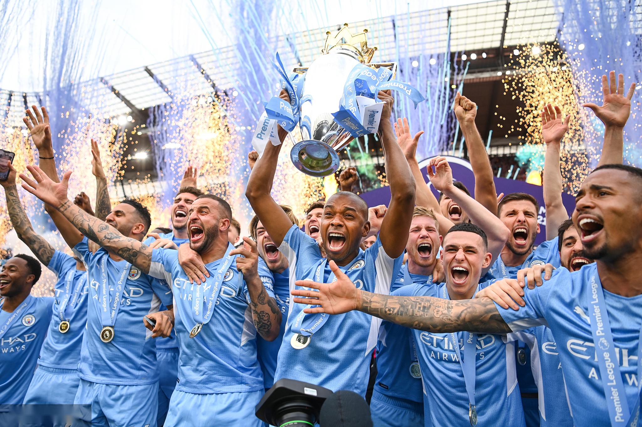 赛场上保持 赛场上保持